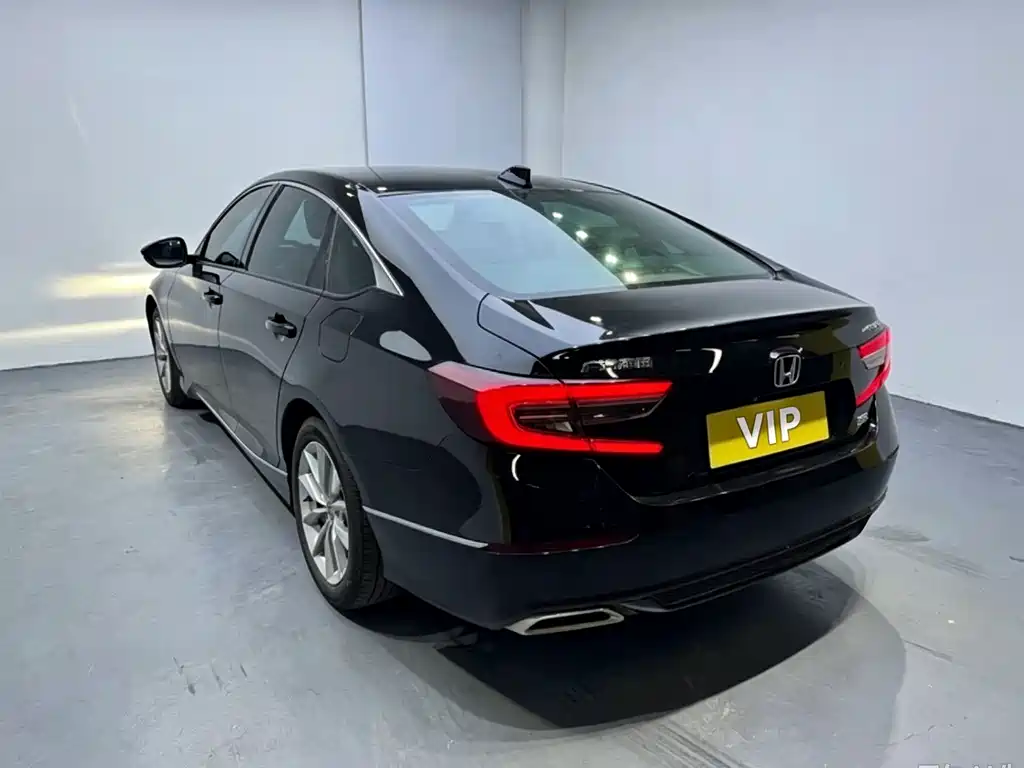 Honda Accord — фото 6