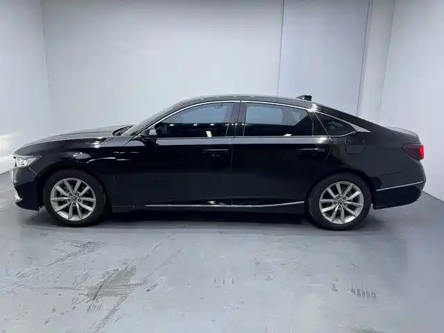 Honda Accord — фото 8