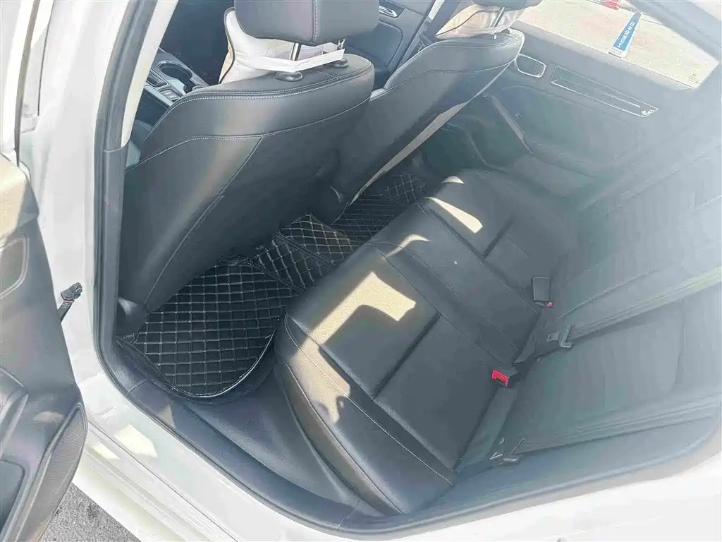 Honda Civic — фото 5