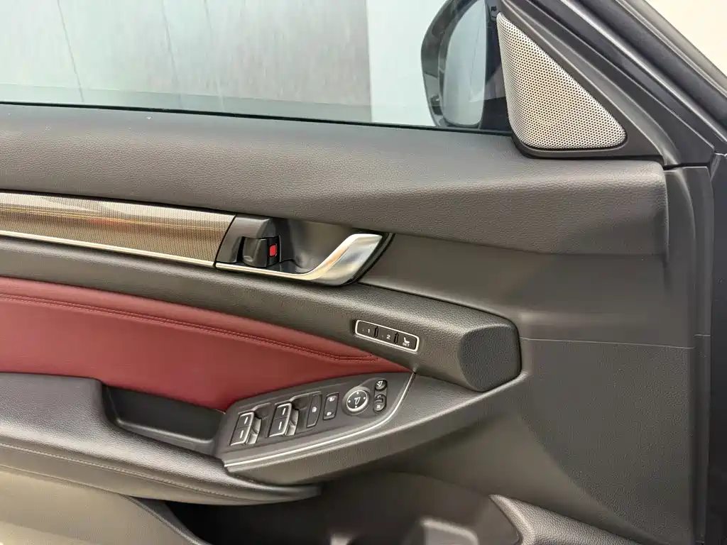 Honda Accord — фото 13