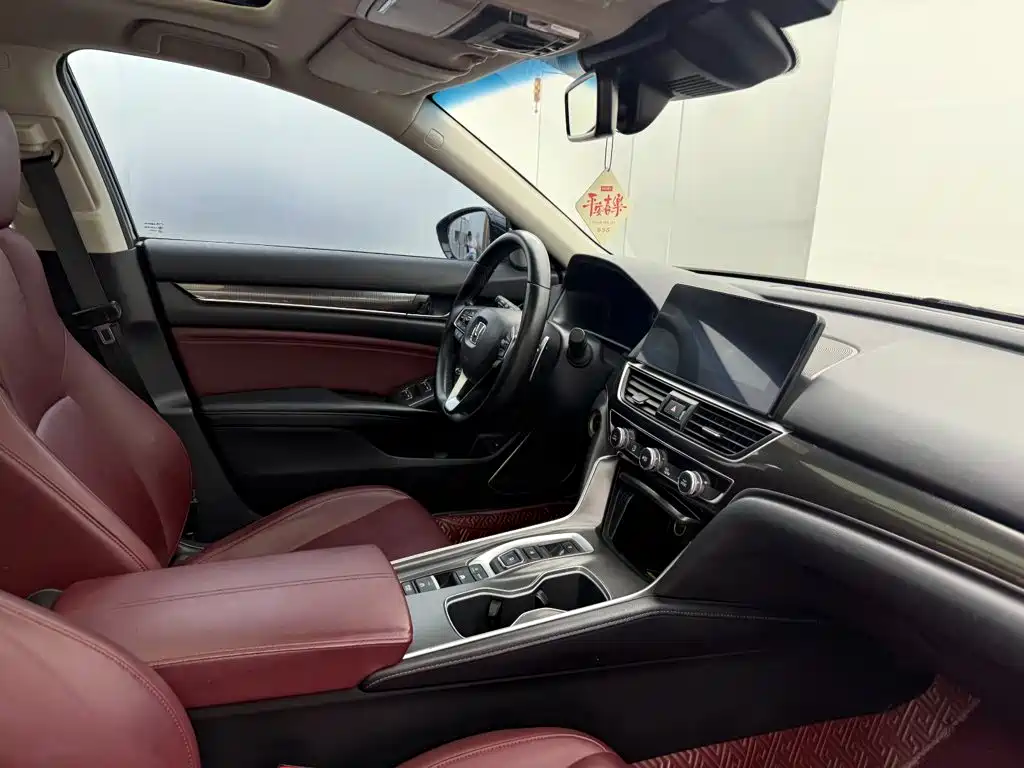 Honda Accord — фото 15