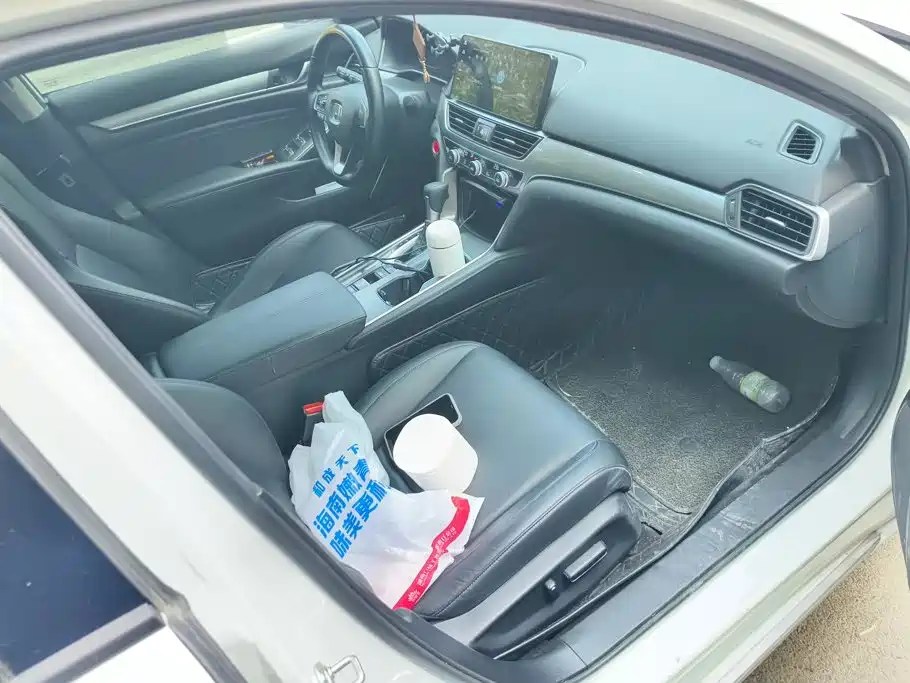 Honda Accord — фото 8
