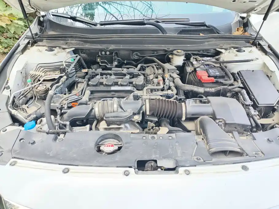 Honda Accord — фото 10