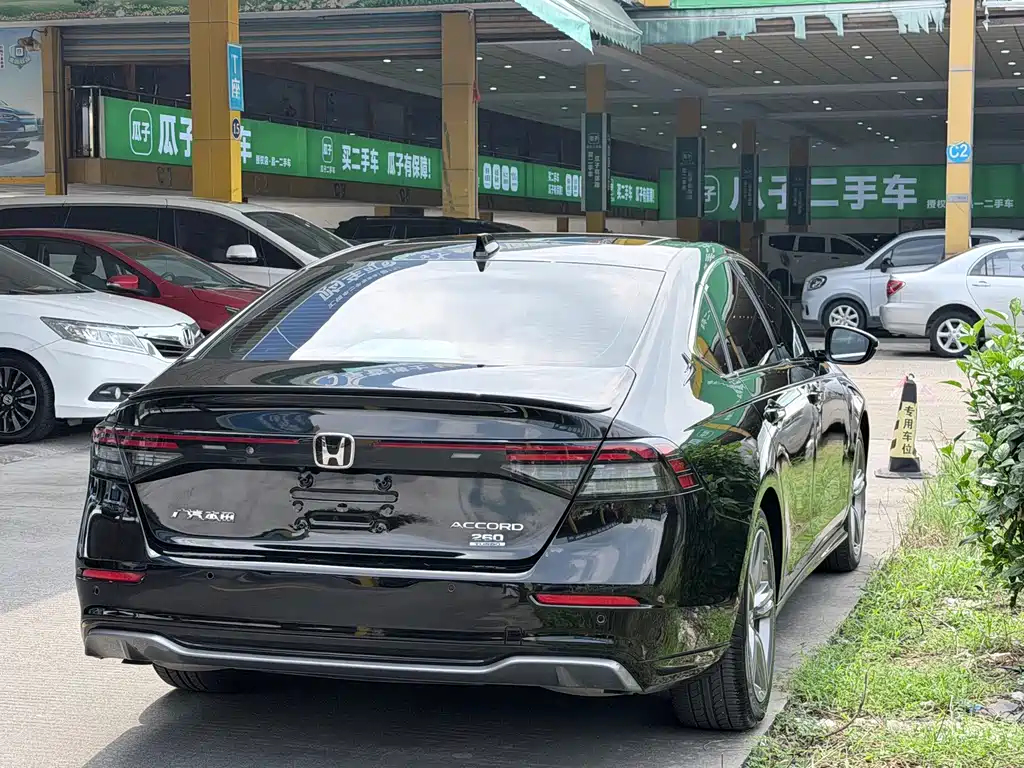 Honda Accord — фото 11