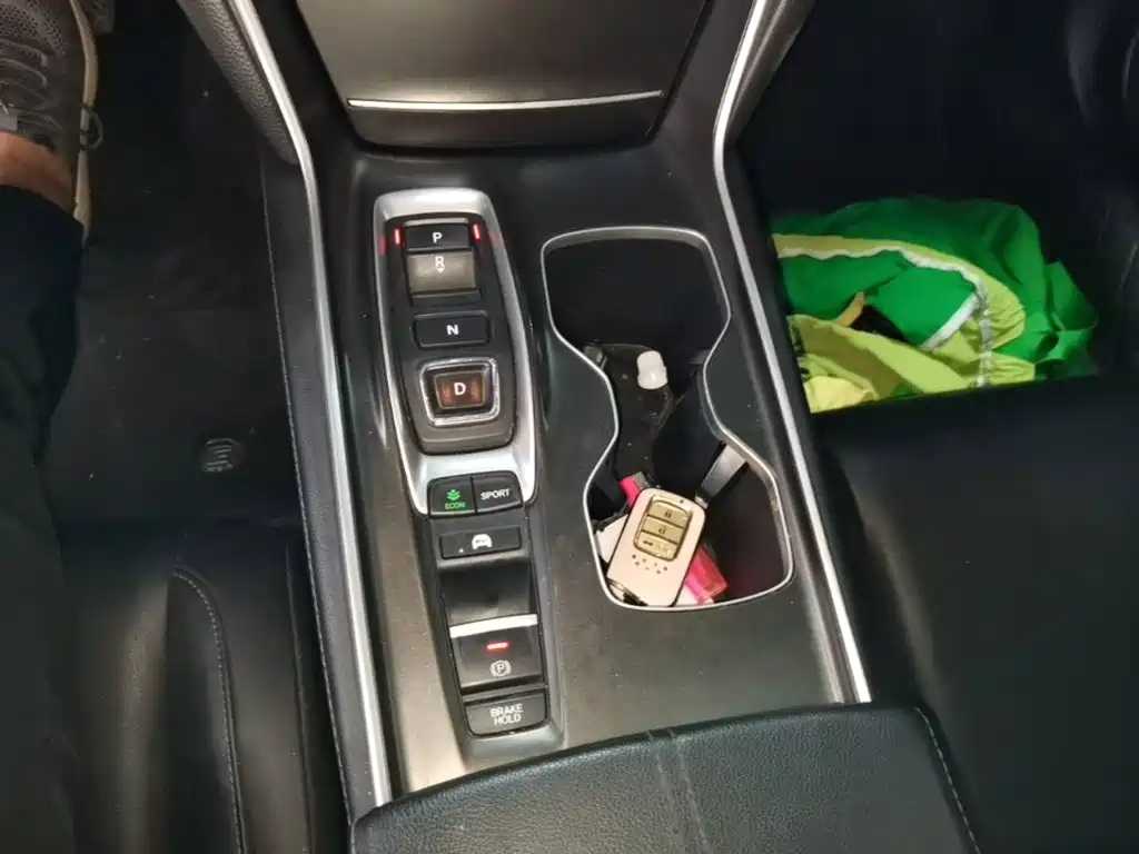 Honda Accord — фото 14
