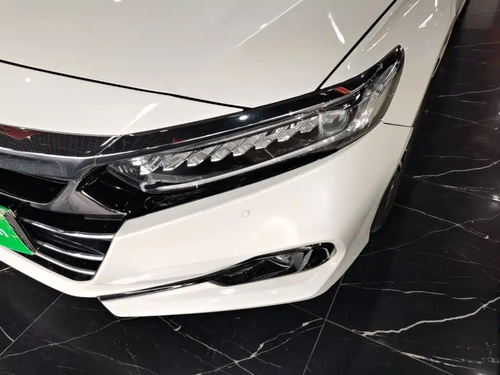 Honda Accord — фото 24