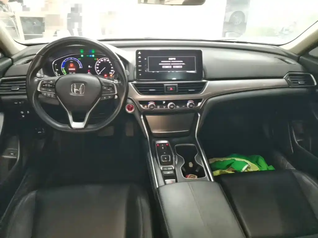 Honda Accord — фото 10