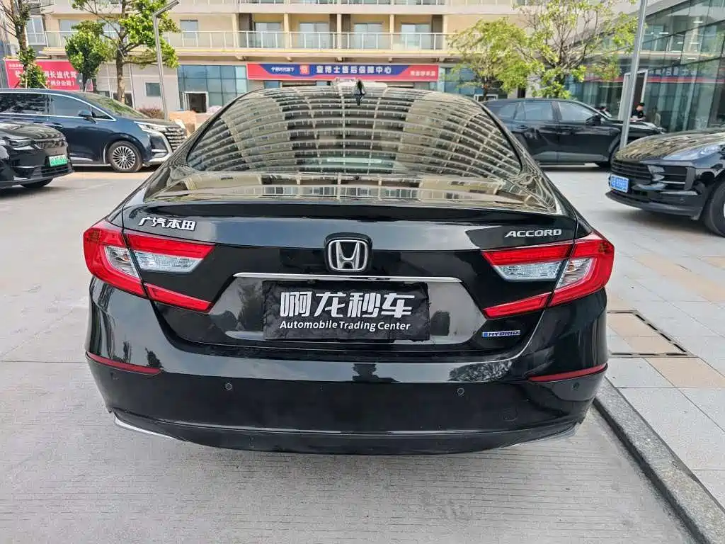 Honda Accord — фото 9