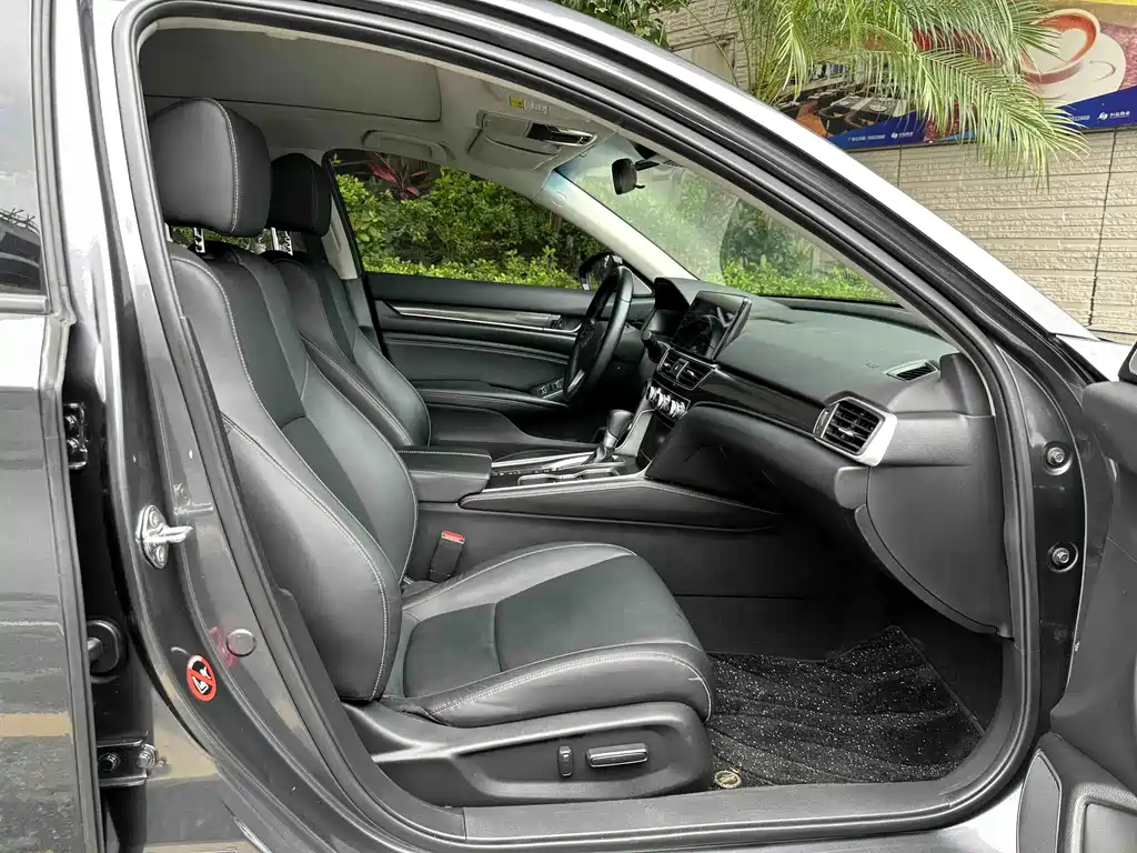 Honda Accord — фото 11