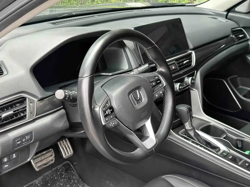 Honda Accord — фото 15