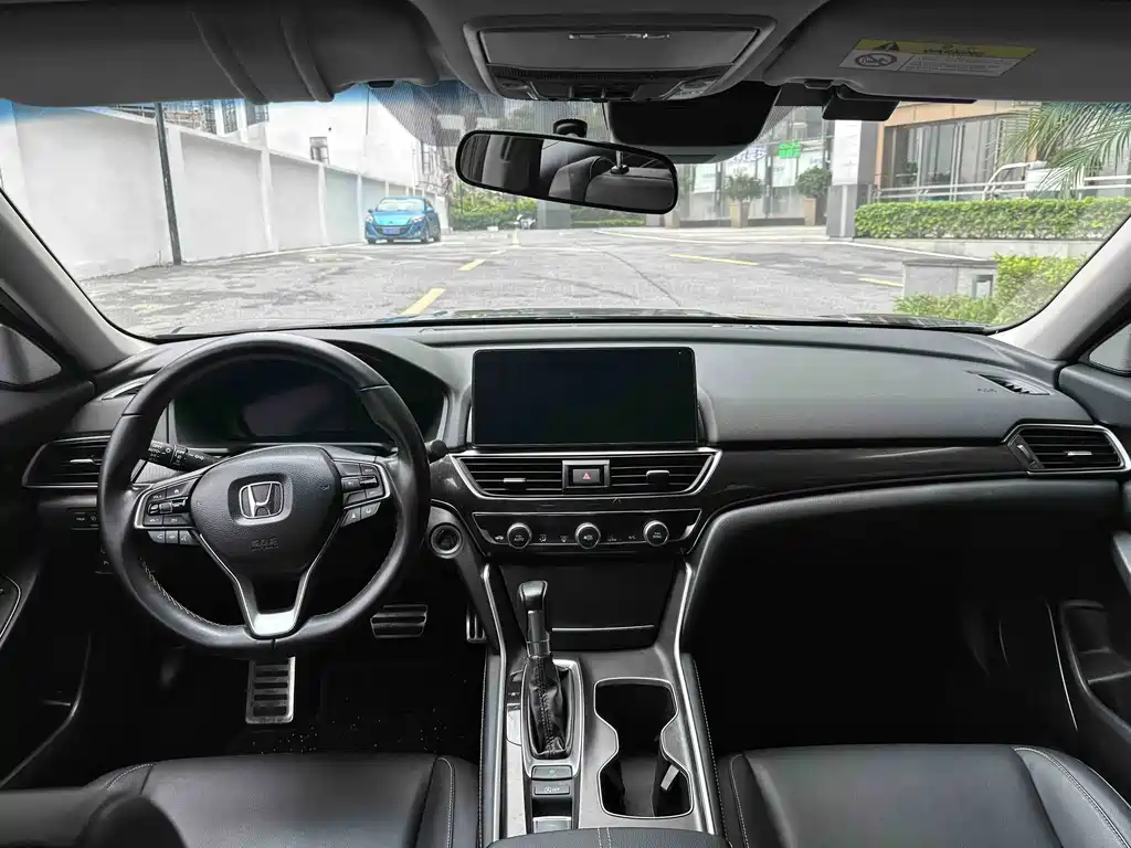 Honda Accord — фото 17