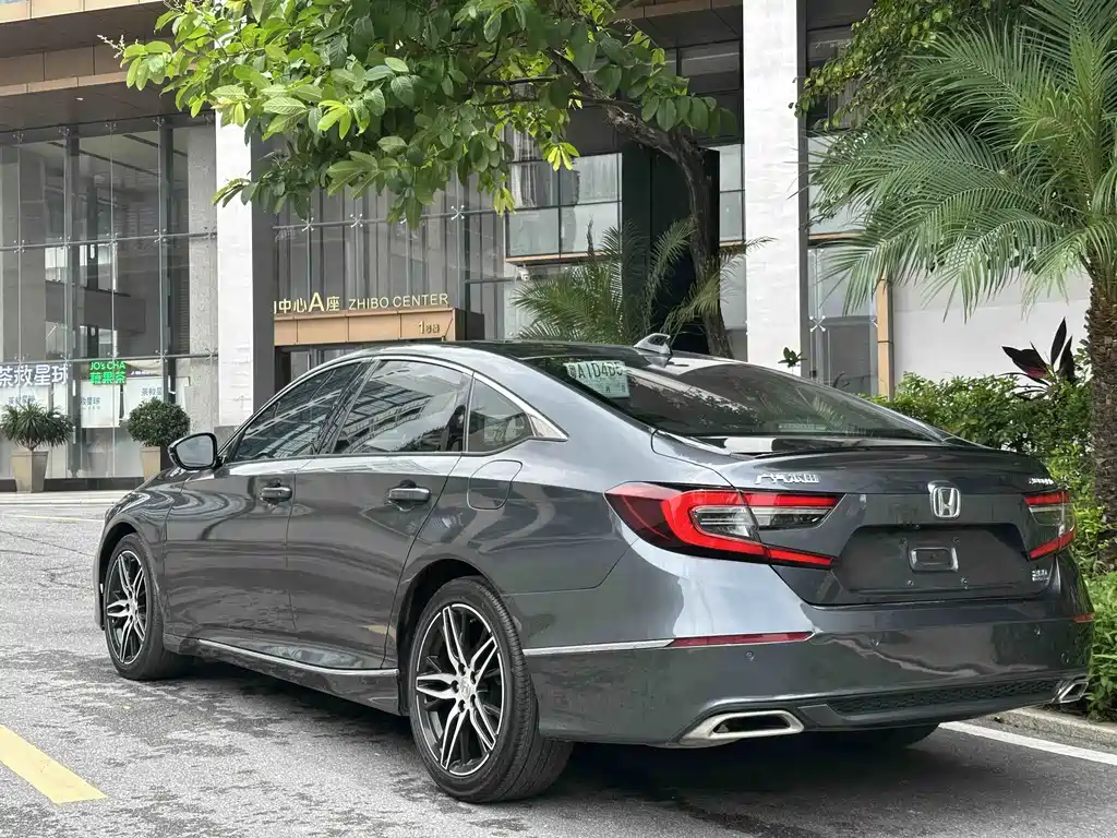 Honda Accord — фото 5