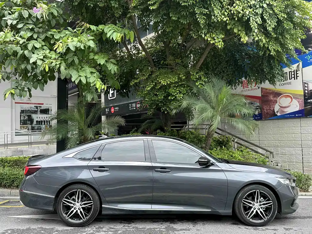 Honda Accord — фото 6
