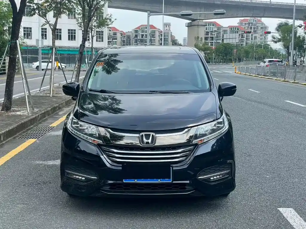 Honda Odyssey — фото 2
