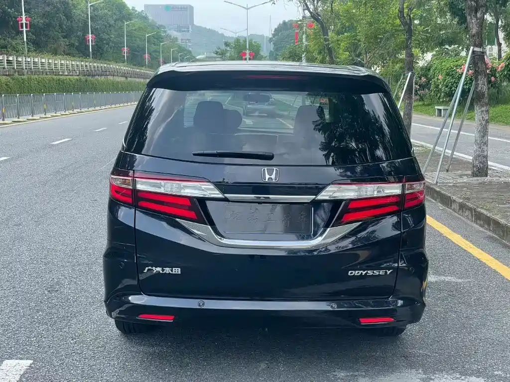 Honda Odyssey — фото 4