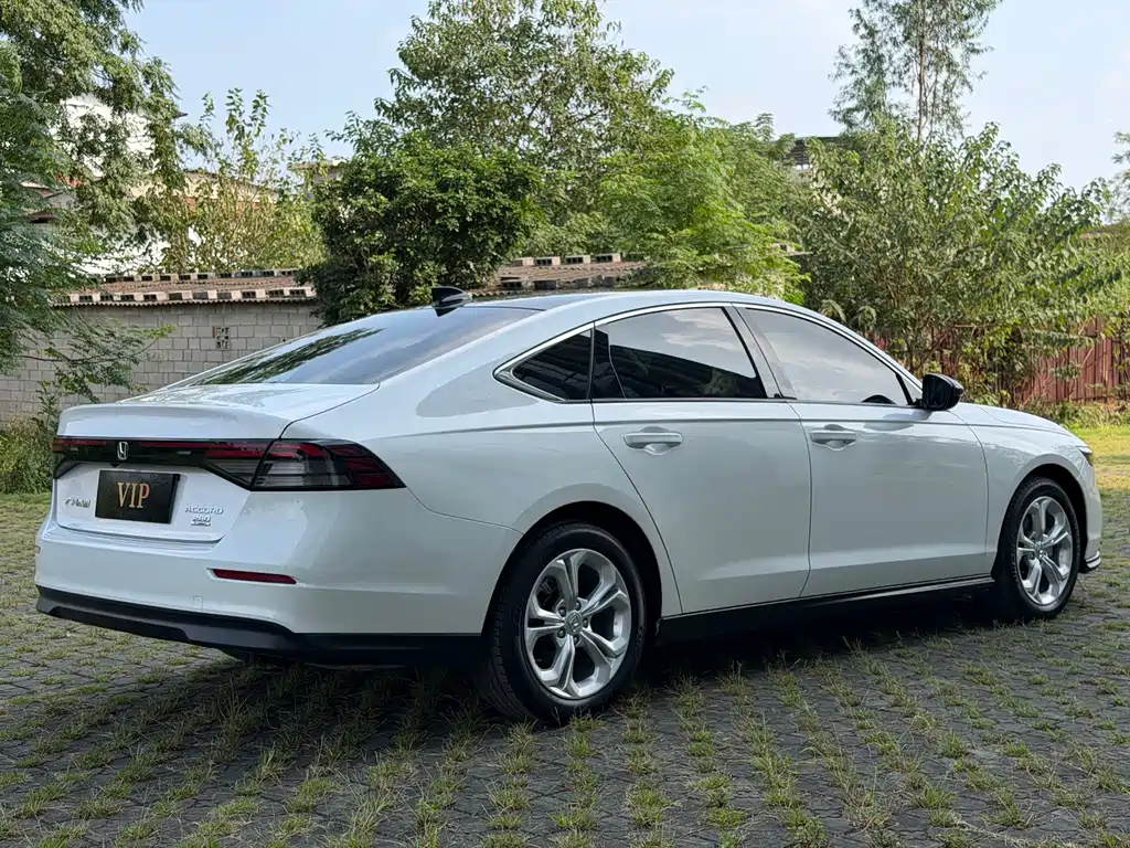 Honda Accord — фото 4