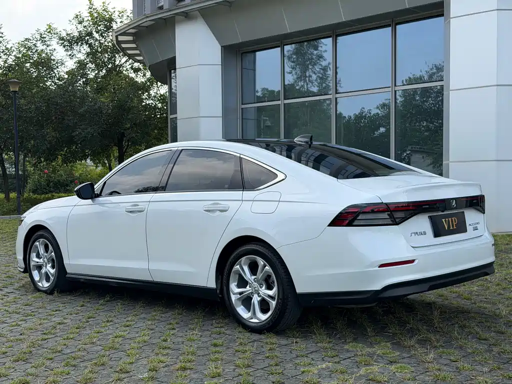 Honda Accord — фото 6
