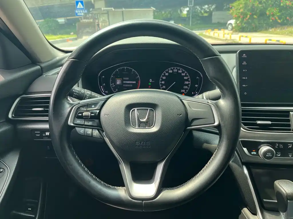 Honda Accord — фото 15