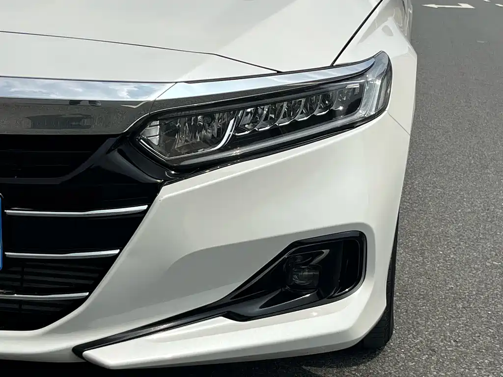 Honda Accord — фото 17