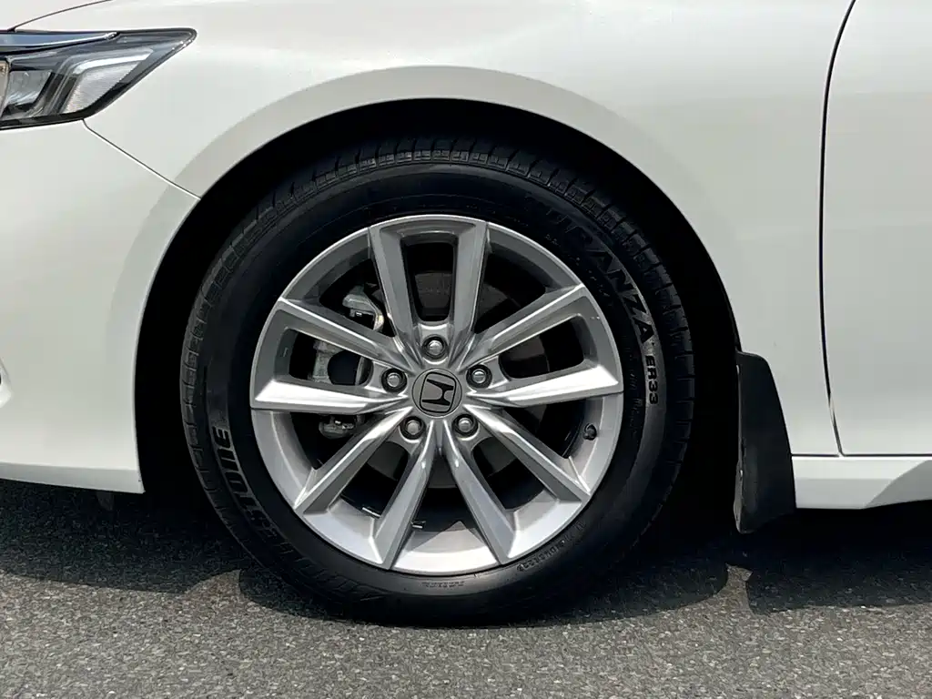 Honda Accord — фото 20