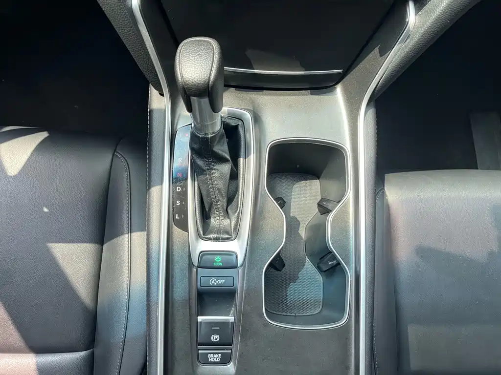 Honda Accord — фото 29