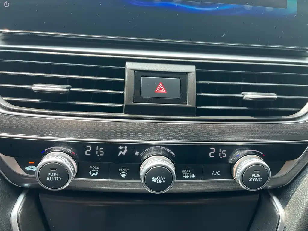 Honda Accord — фото 30