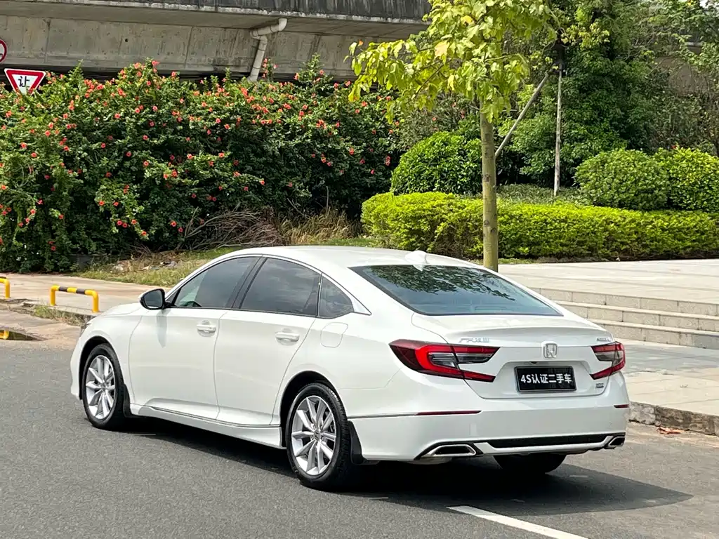 Honda Accord — фото 4