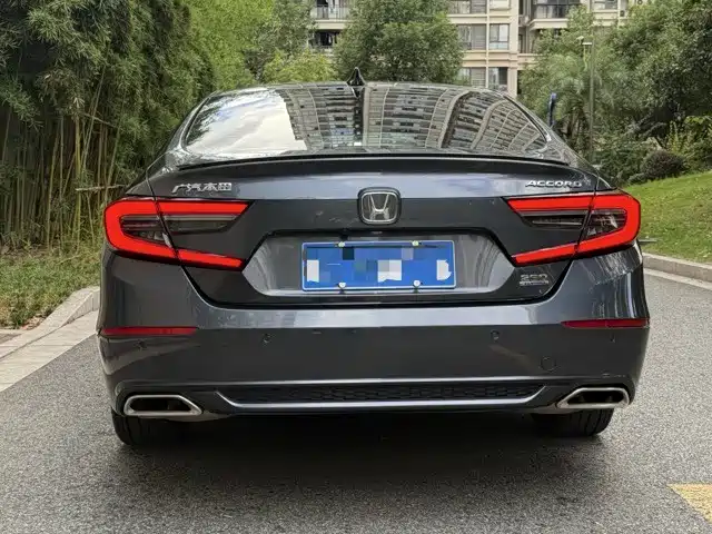 Honda Accord — фото 10