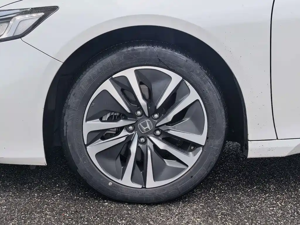 Honda Accord — фото 9