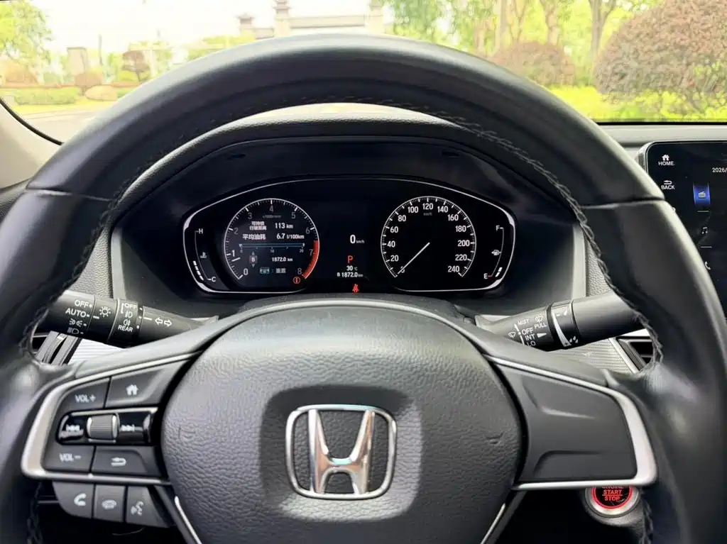 Honda Accord — фото 11