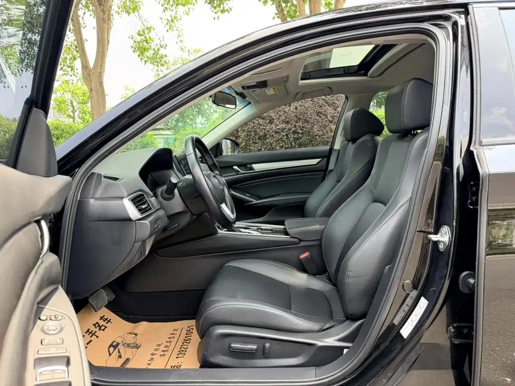 Honda Accord — фото 17