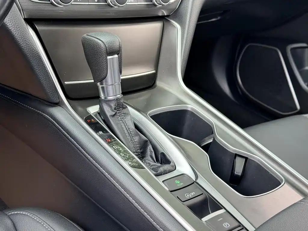 Honda Accord — фото 19