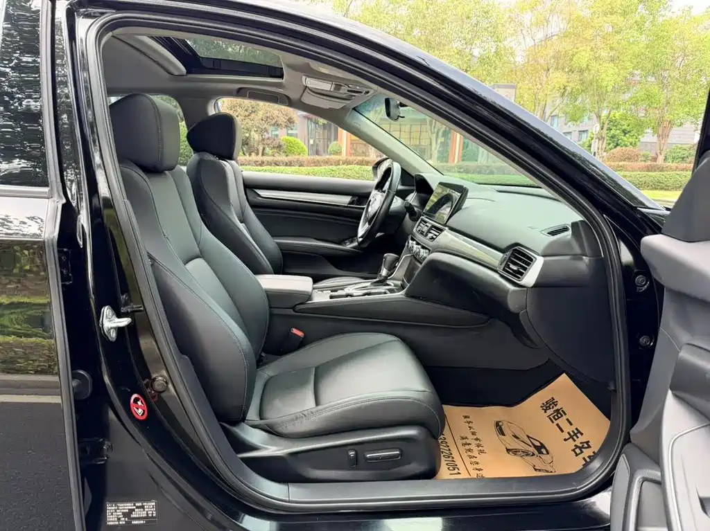 Honda Accord — фото 20