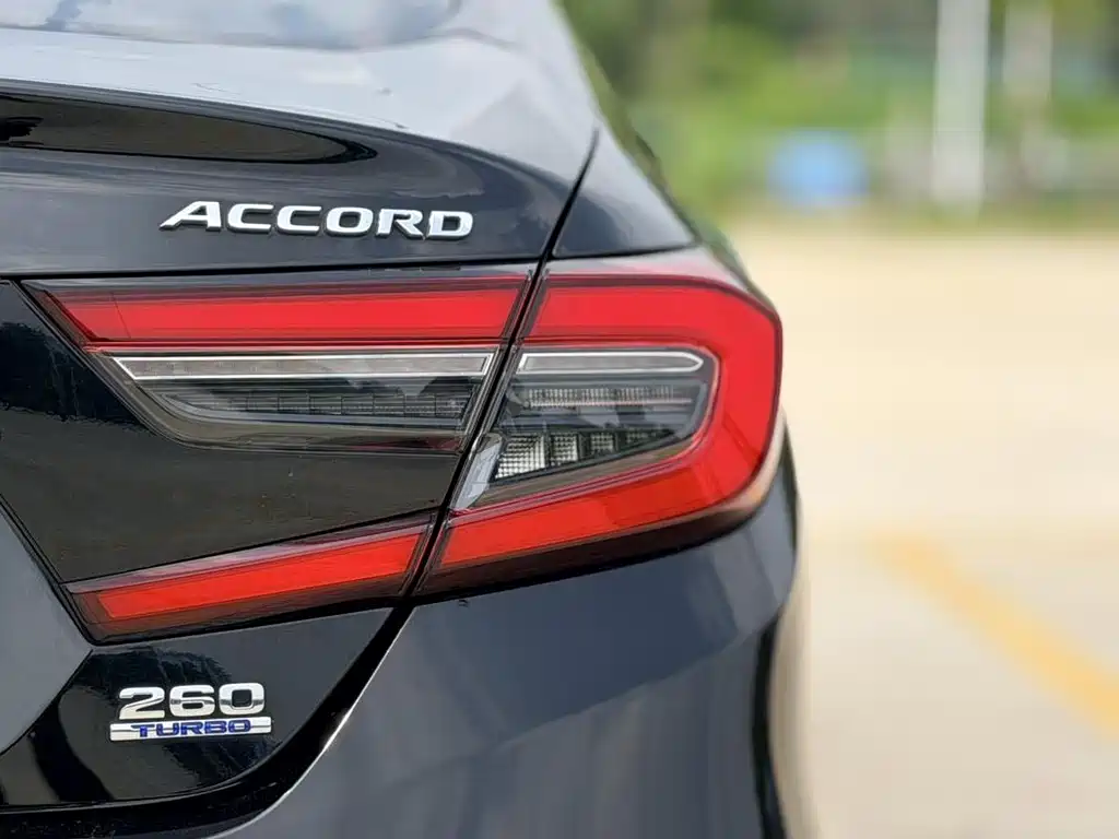 Honda Accord — фото 22