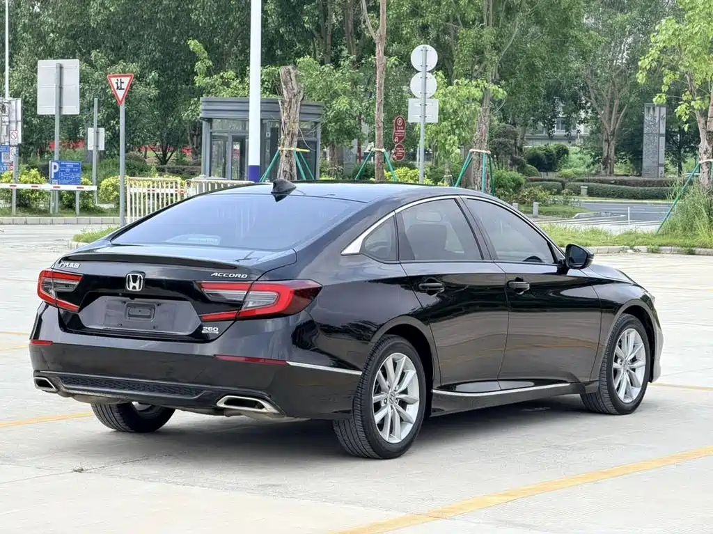 Honda Accord — фото 5