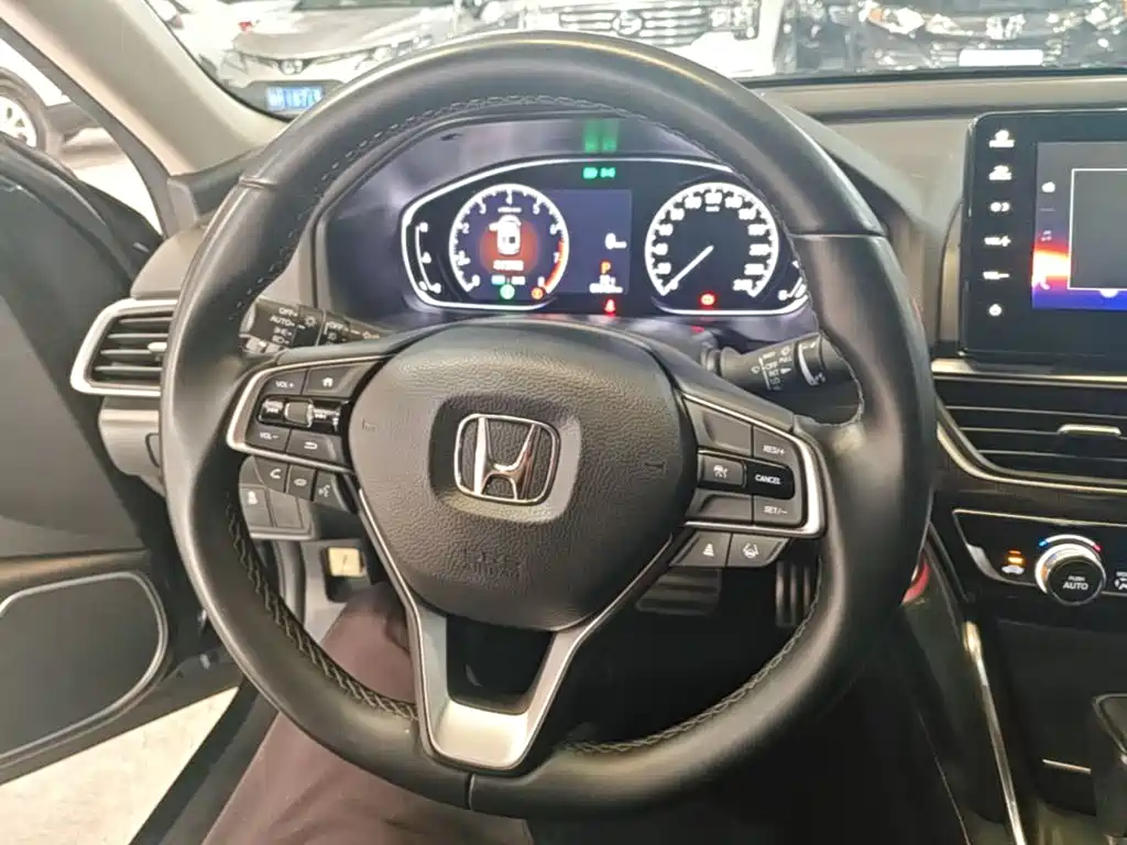 Honda Accord — фото 11