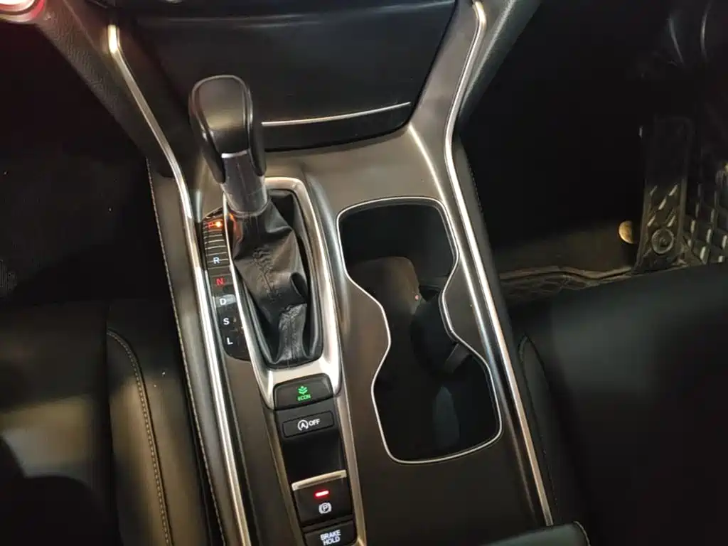 Honda Accord — фото 14