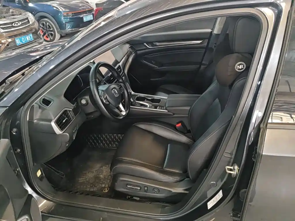 Honda Accord — фото 15