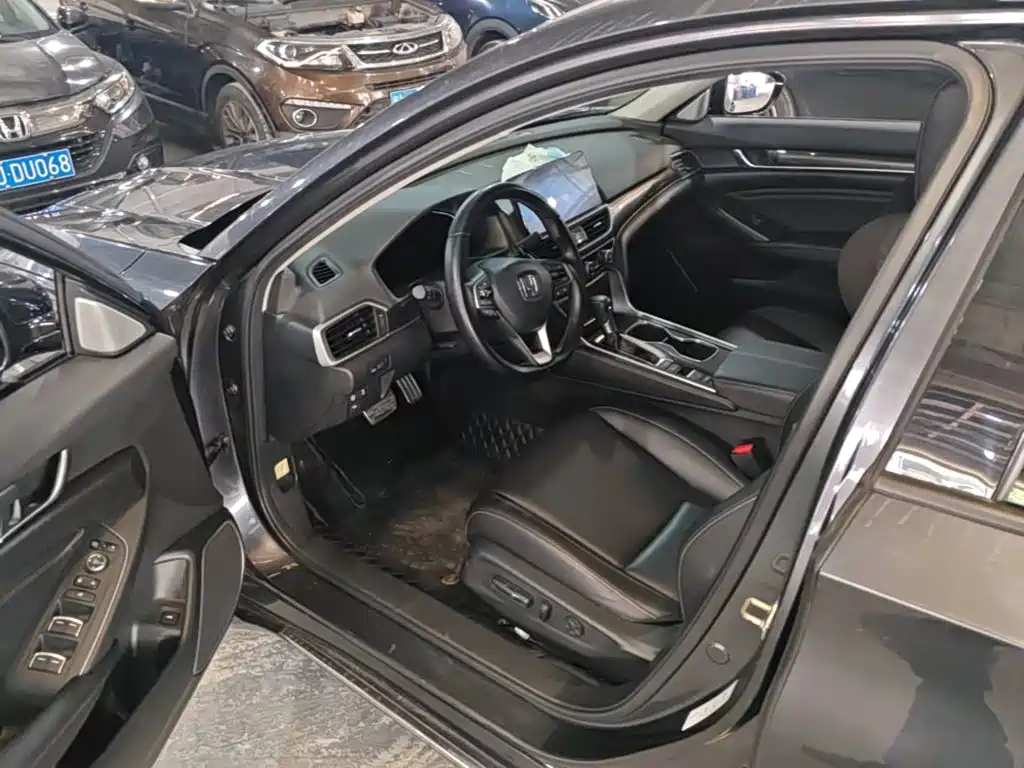 Honda Accord — фото 16