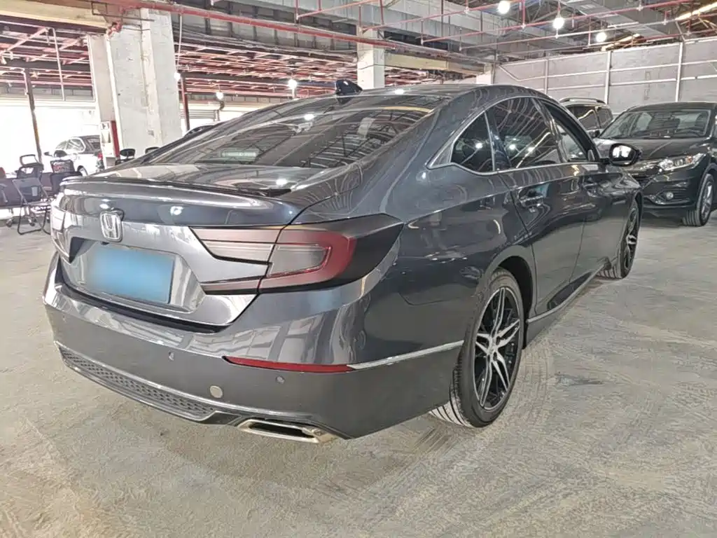Honda Accord — фото 7