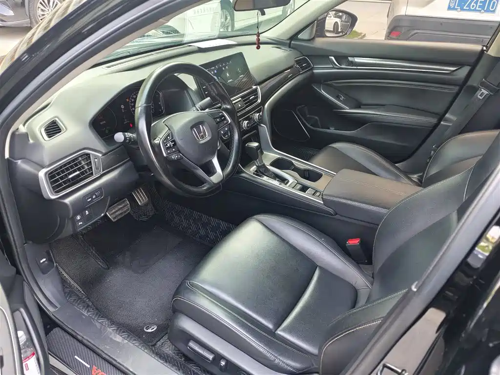Honda Accord — фото 4