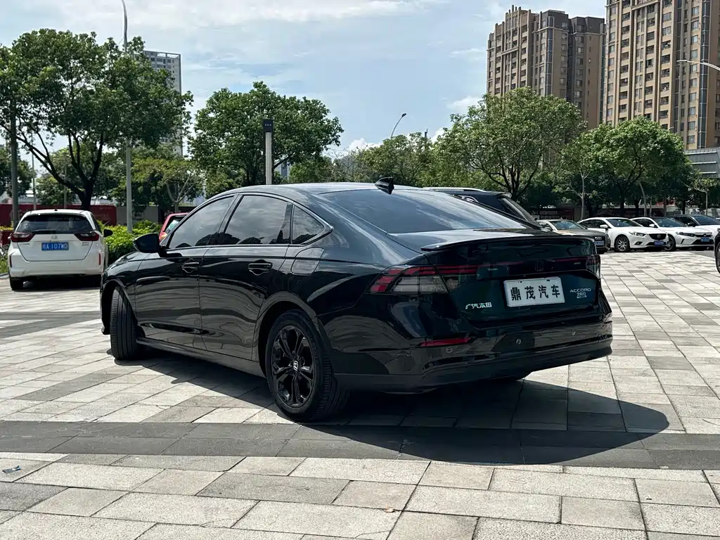 Honda Accord — фото 6