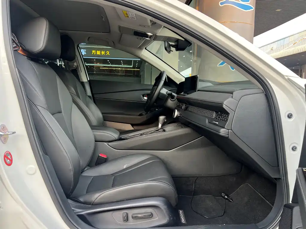 Honda Accord — фото 9