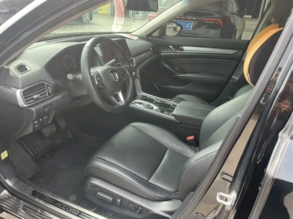 Honda Accord — фото 5