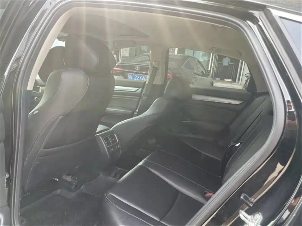 Honda Accord — фото 6