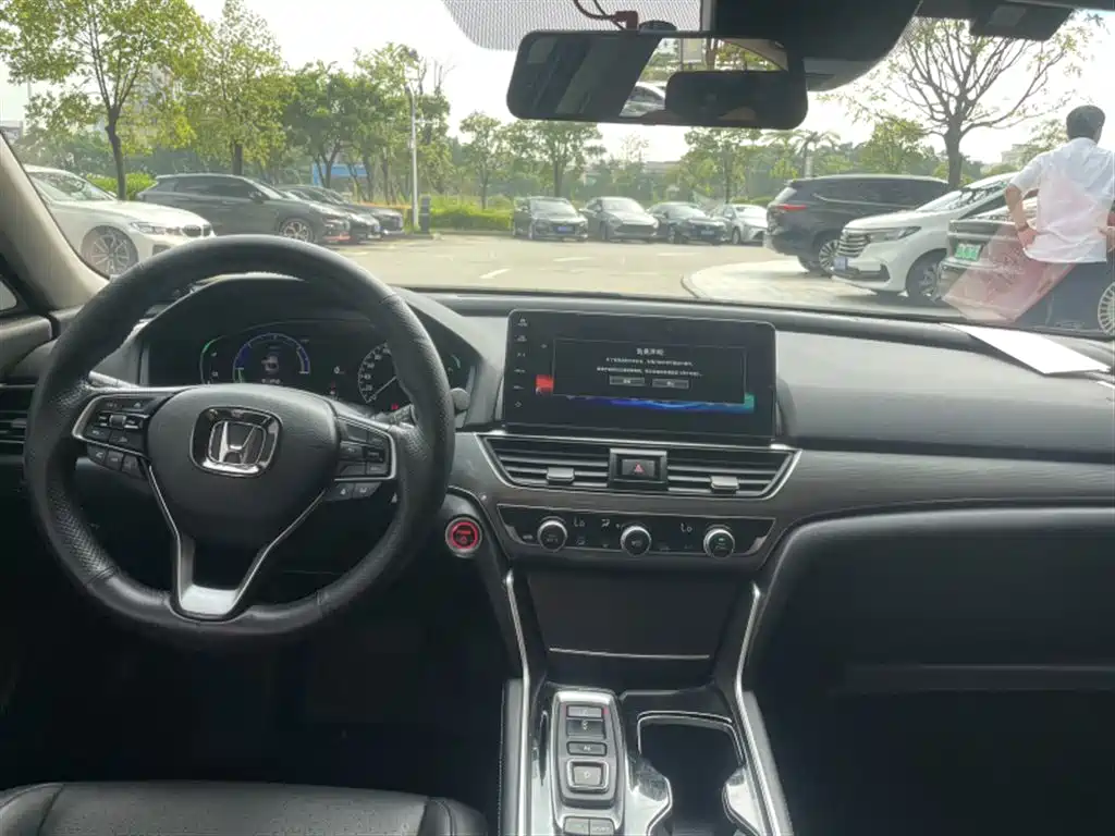 Honda Accord — фото 7