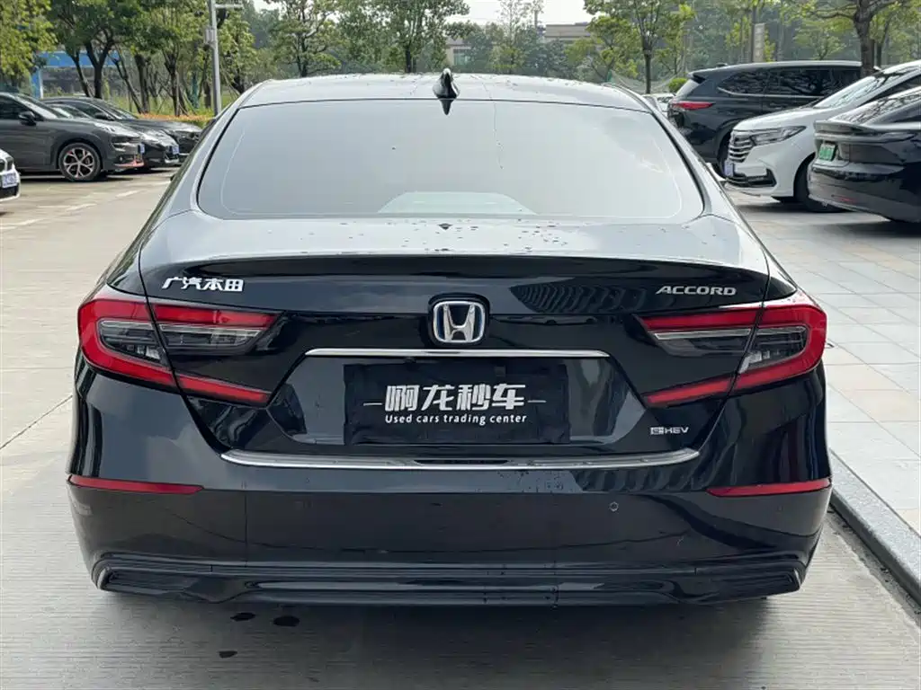 Honda Accord — фото 8
