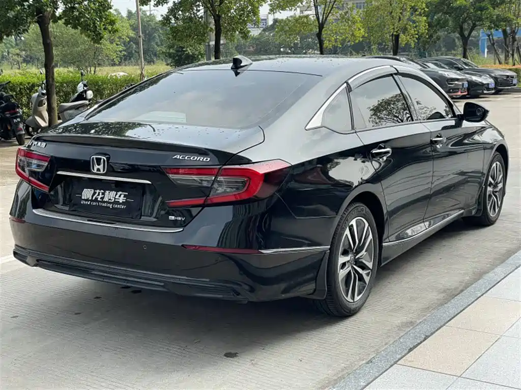 Honda Accord — фото 9