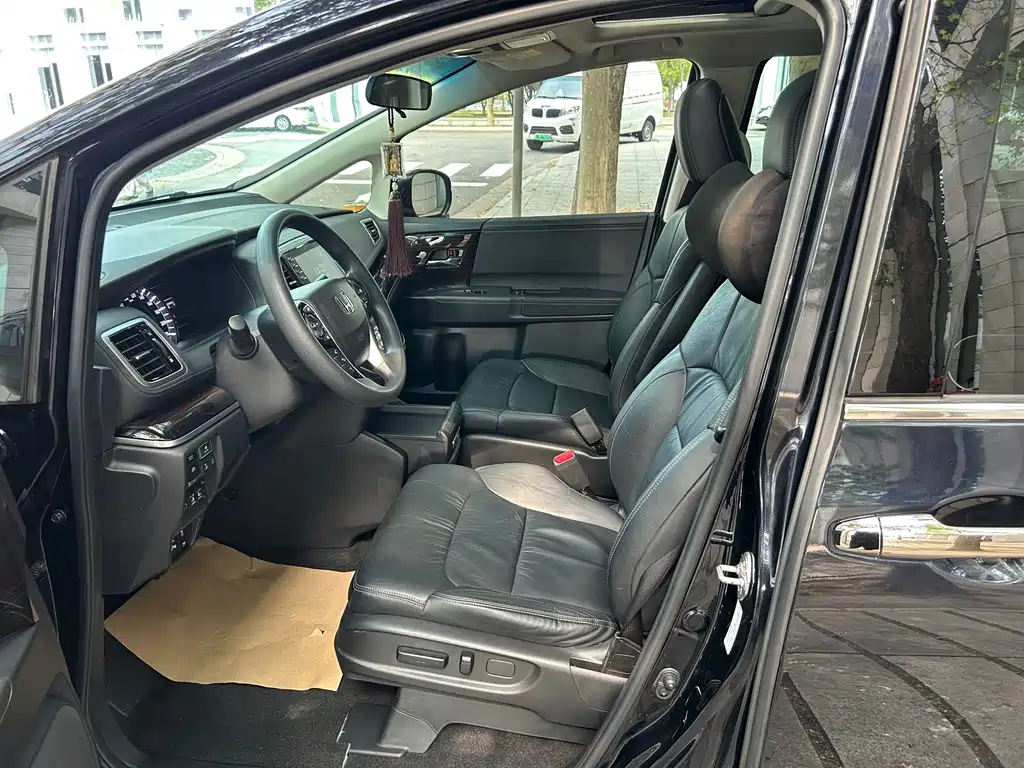 Honda Odyssey — фото 11