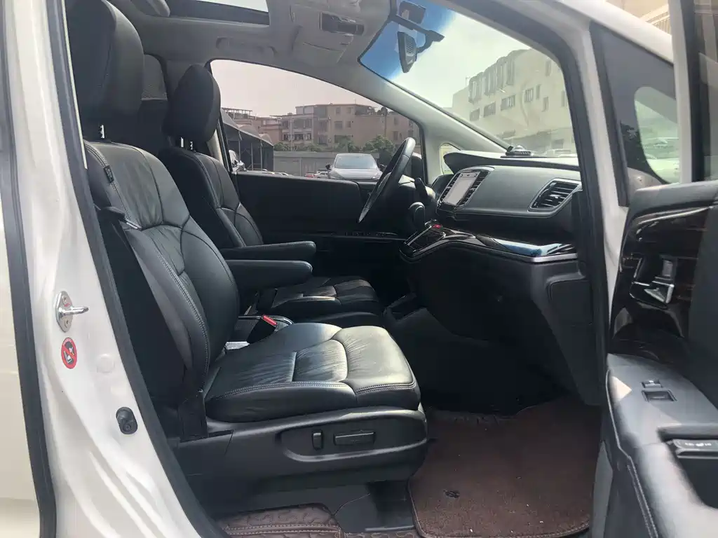 Honda Odyssey — фото 11